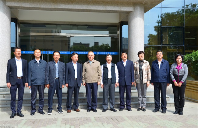 6ȫ(gu)˴ί(hu)ίTL(zhng)•ͺcW(xu)ԺI(lng)(do)ӺӰ.jpg